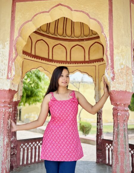 gulabi noor kurti