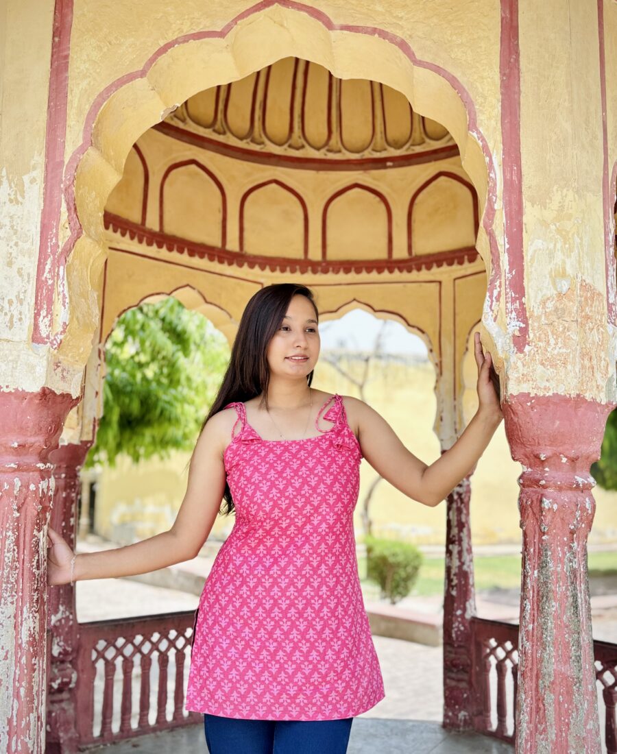 gulabi noor kurti